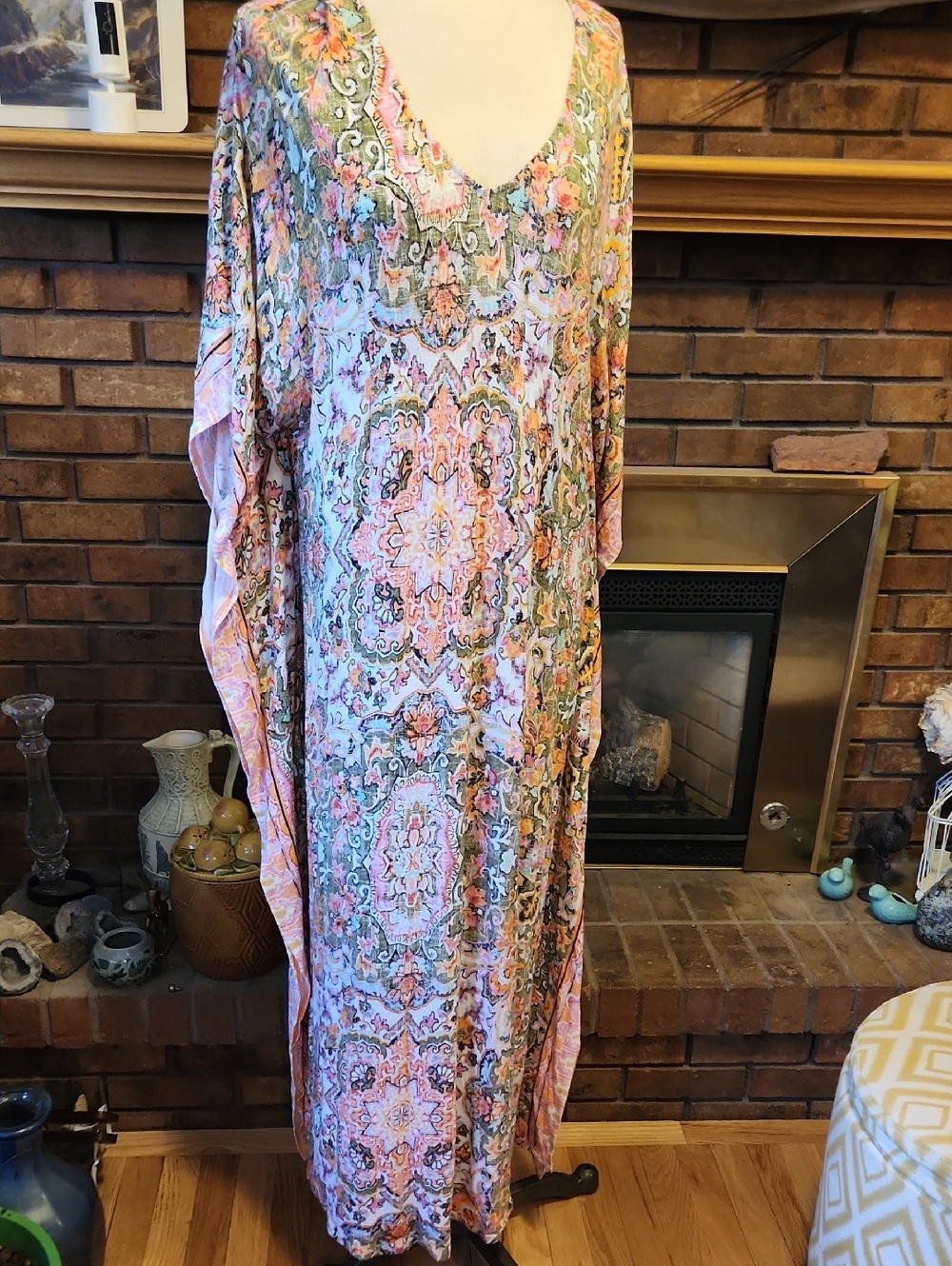 Ellen Tracy Floral Print Caftan Size L/XL RESORTWEAR beach Summer Cover Up